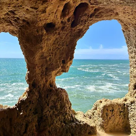 Sea And Old Town Views Apartment *