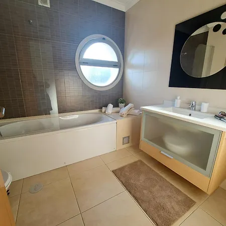 Sea And Old Town Views Apartment